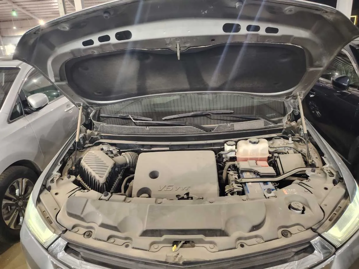 Car image 32