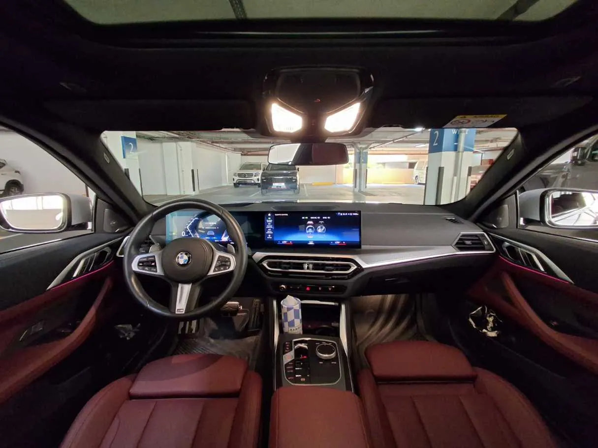 Car image 17