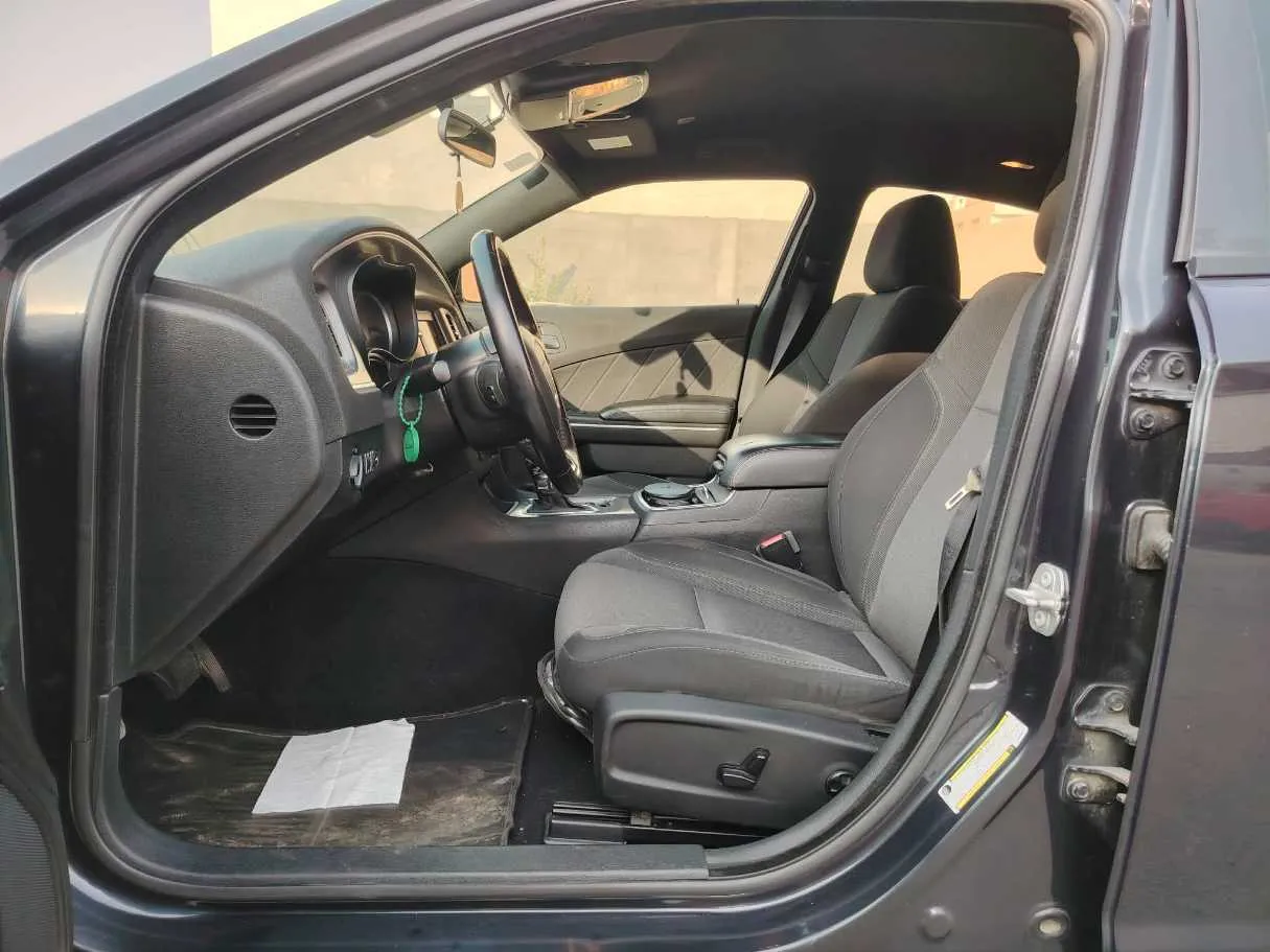 Car image 13