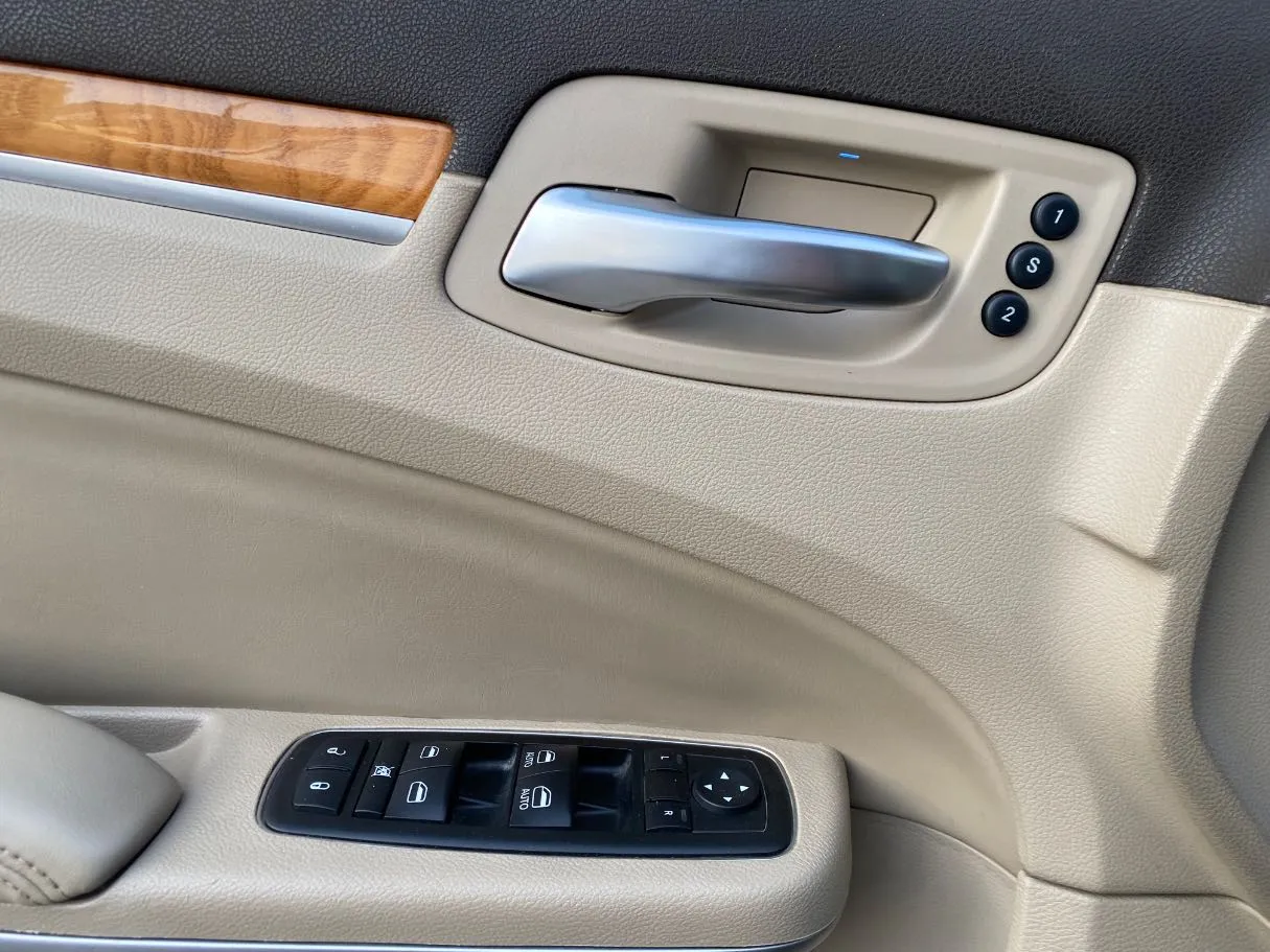 Car image 23