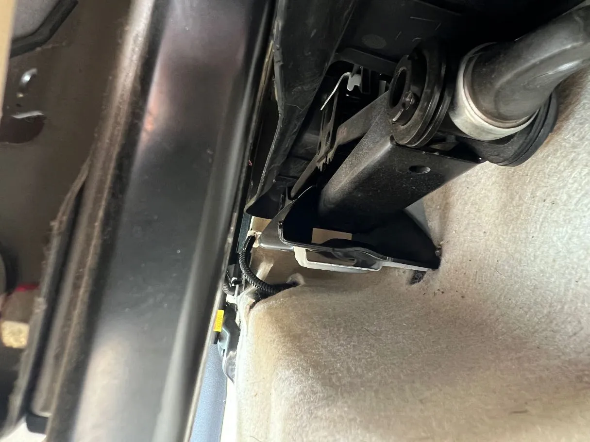 Car image 23