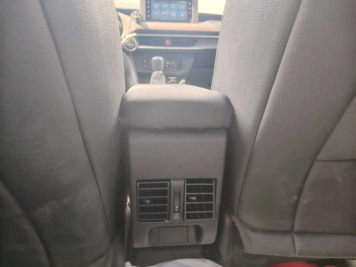 Car image 24