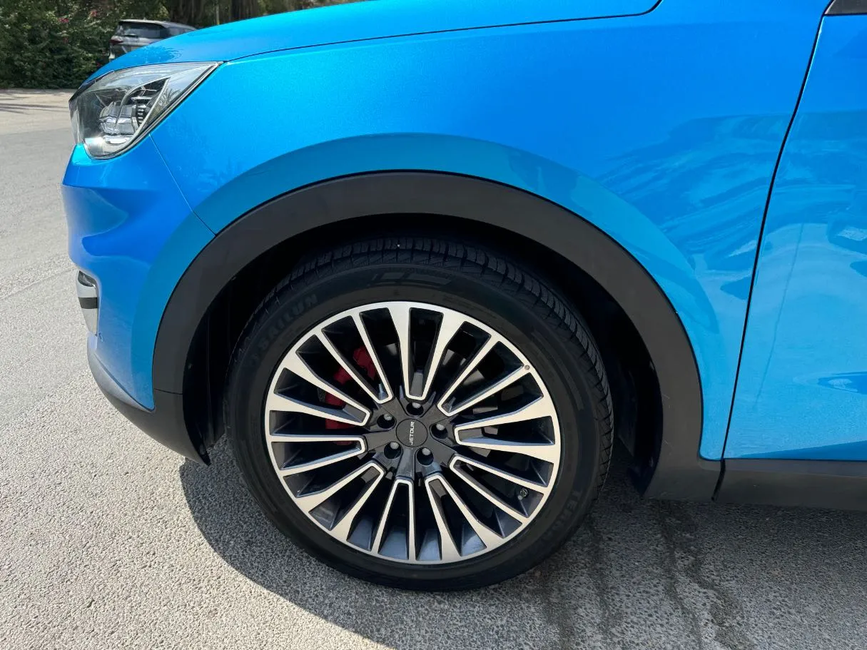 Car image 8