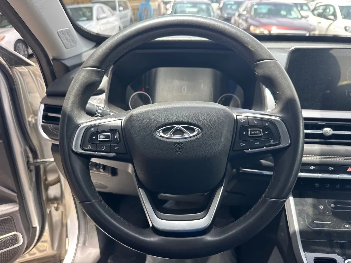 Car image 11