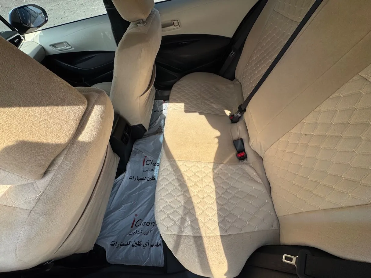Car image 13