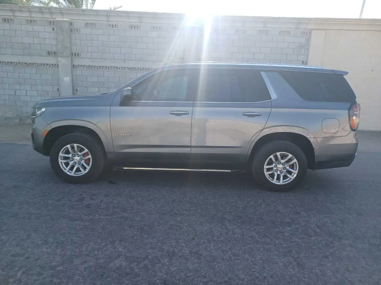Car image 8