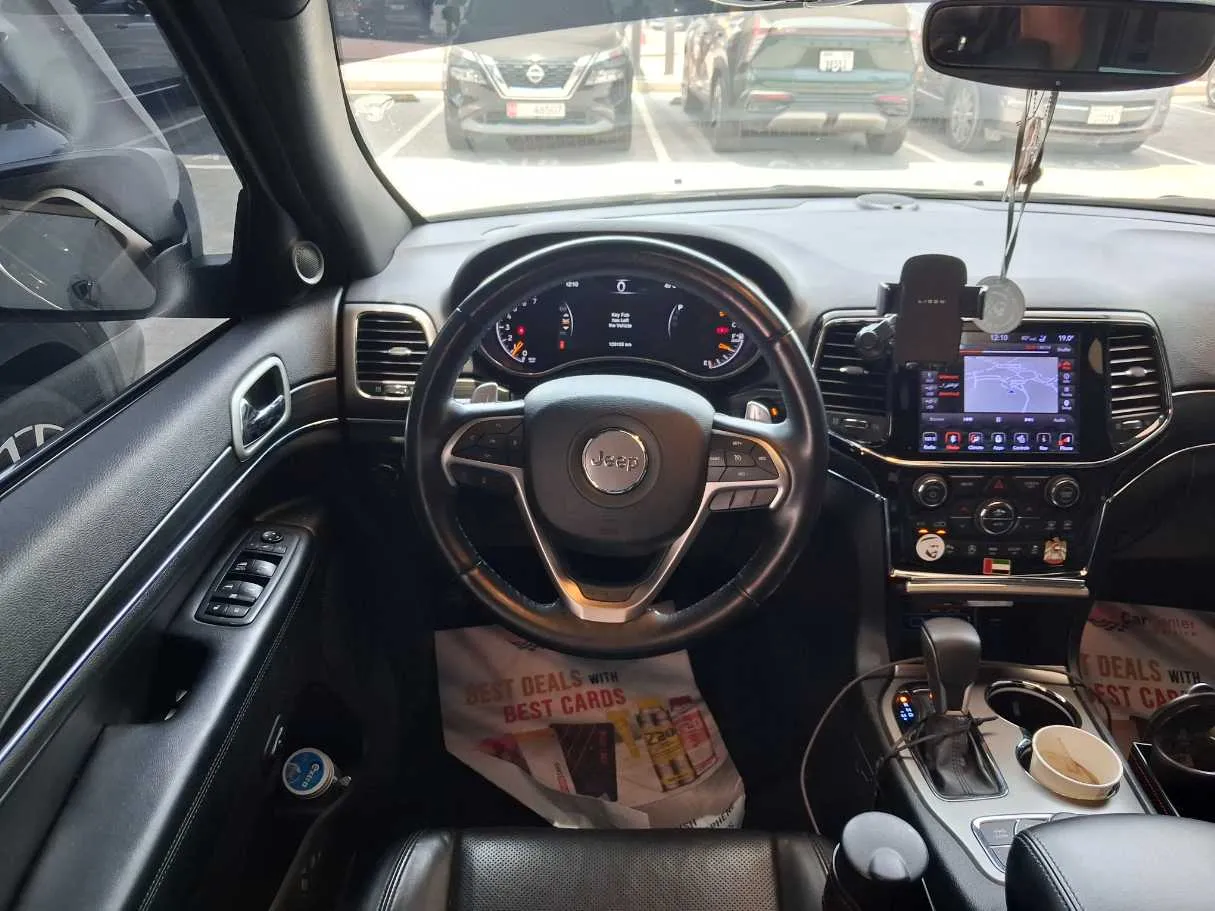 Car image 13