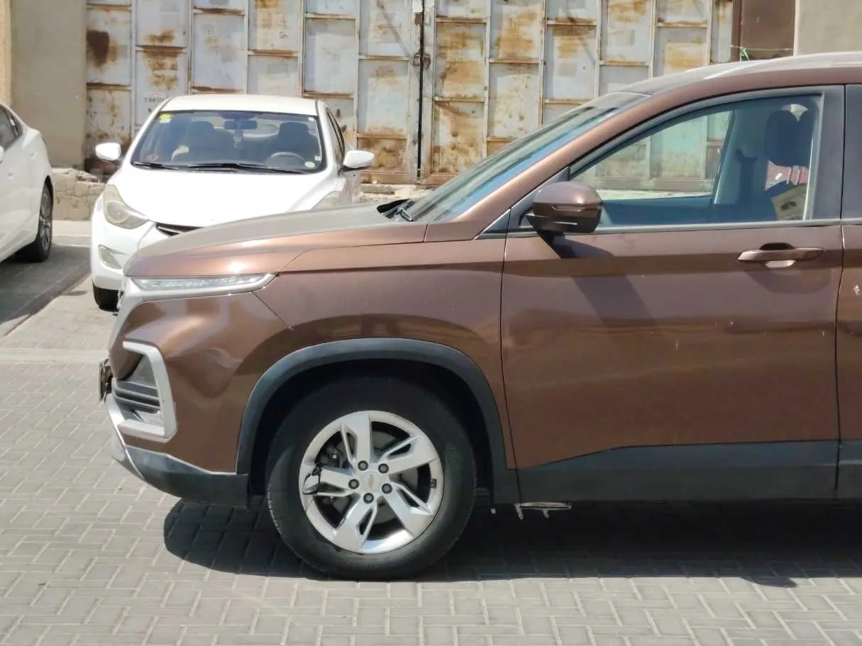 Car image 9
