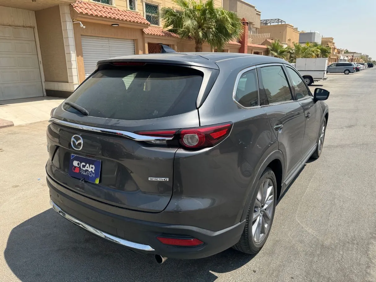 Car image 5