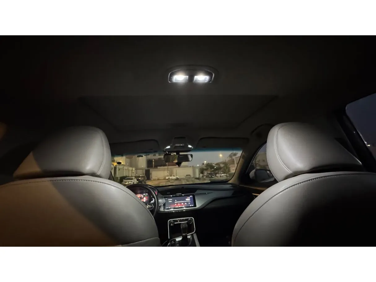 Car image 13