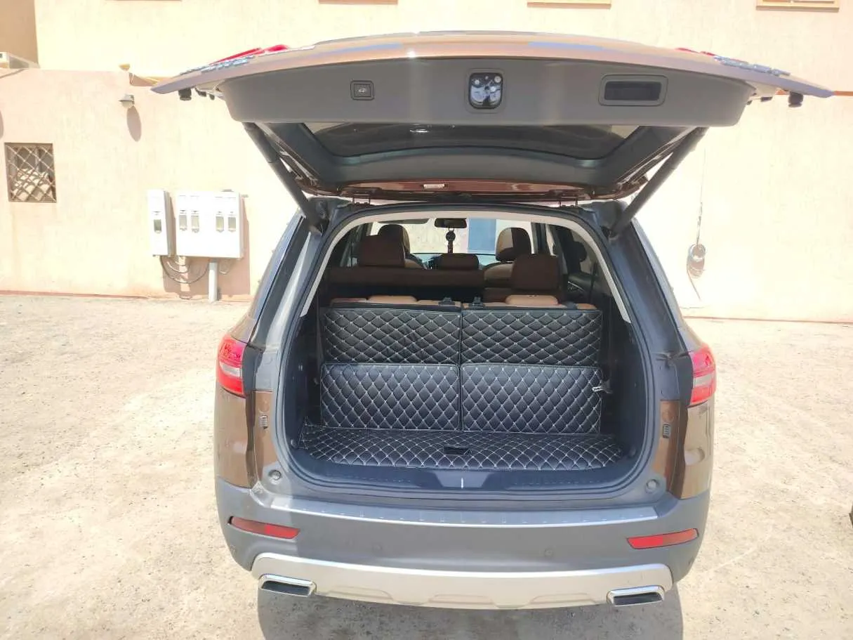 Car image 30