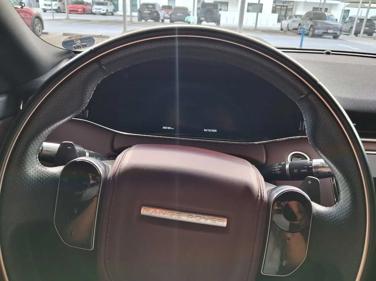 Car image 15