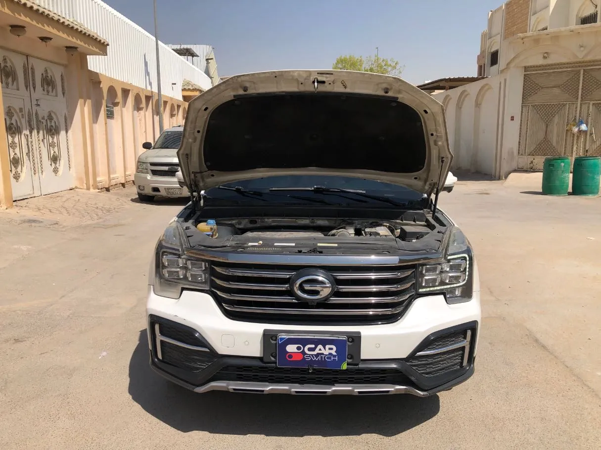 Car image 25