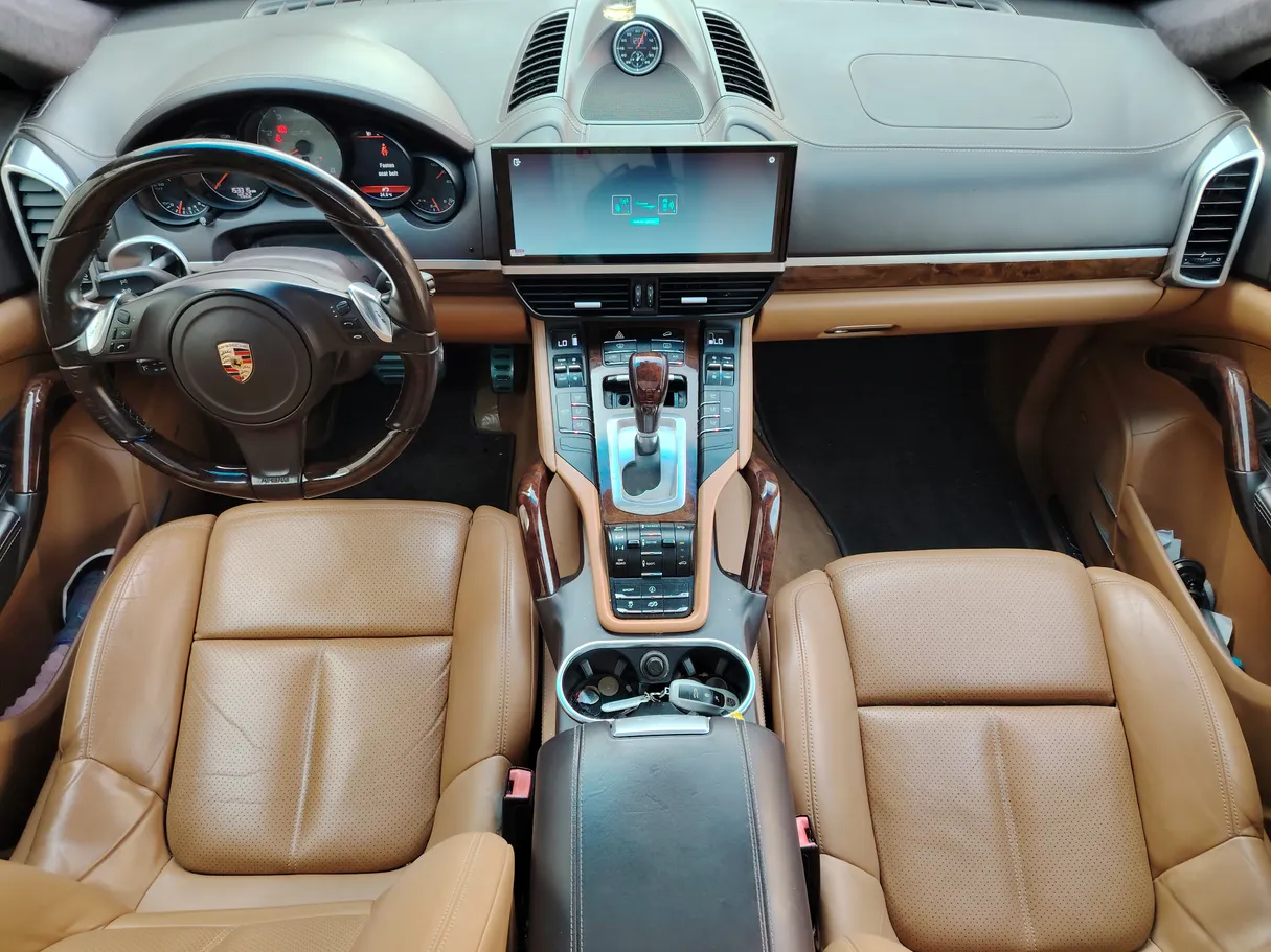 Car image 21