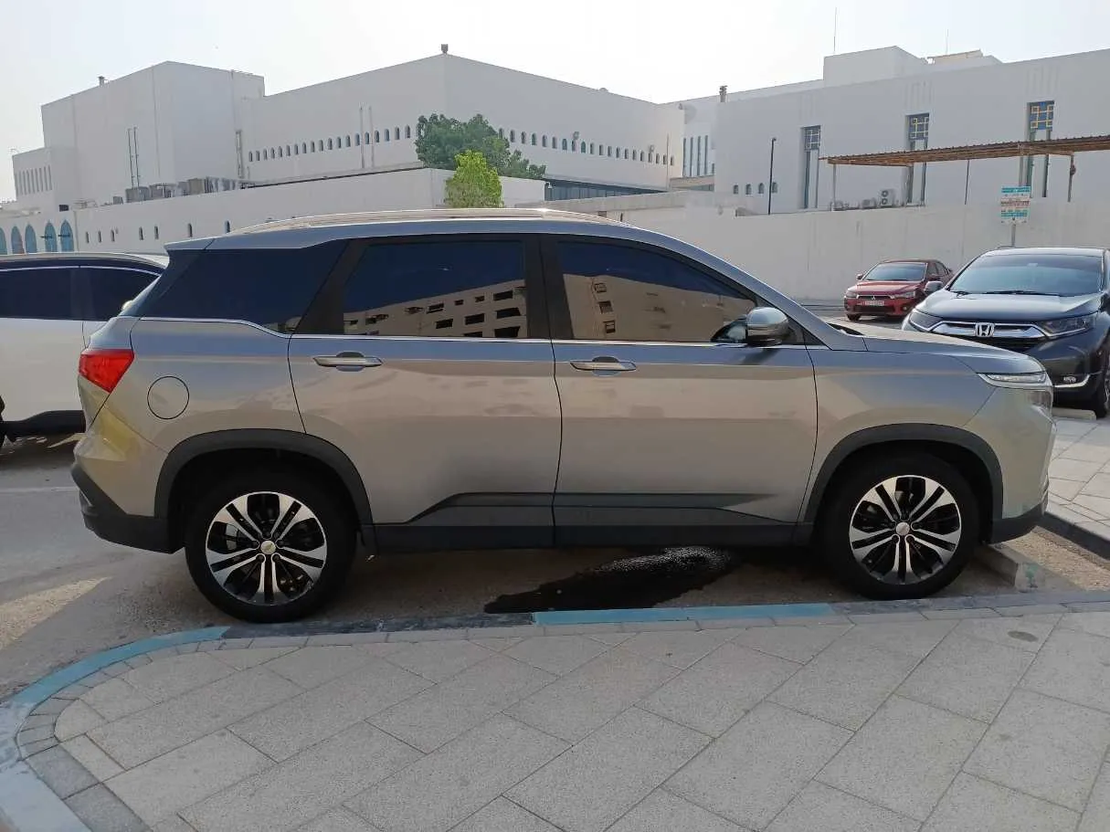 Car image 8