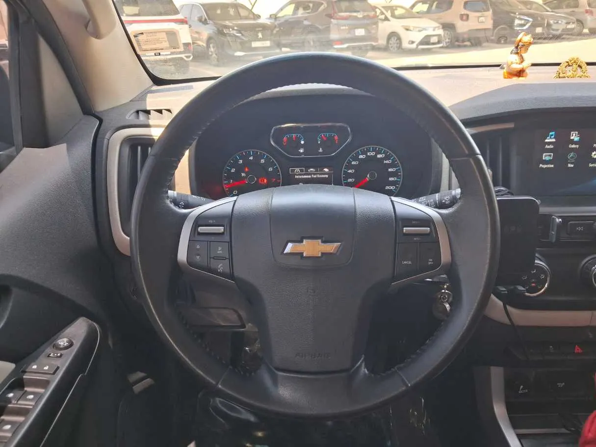 Car image 19
