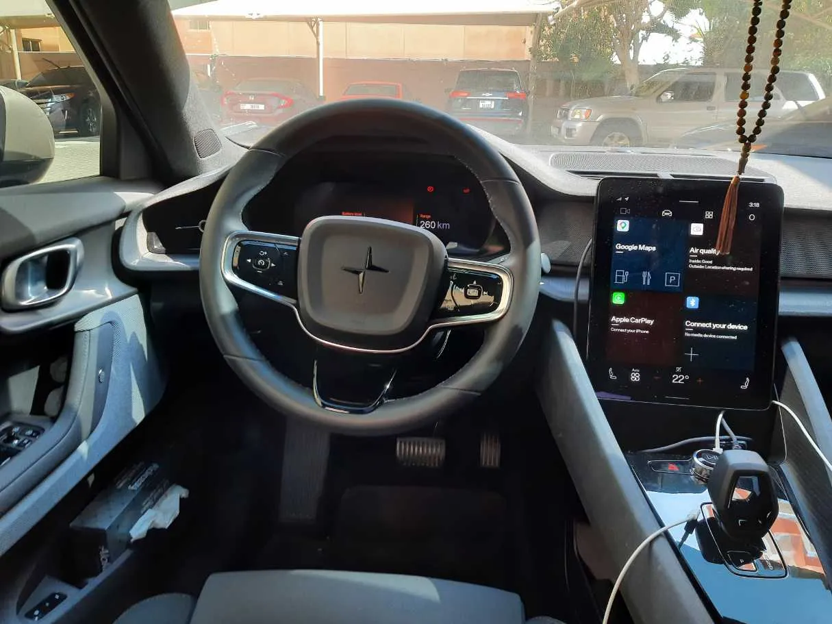 Car image 14
