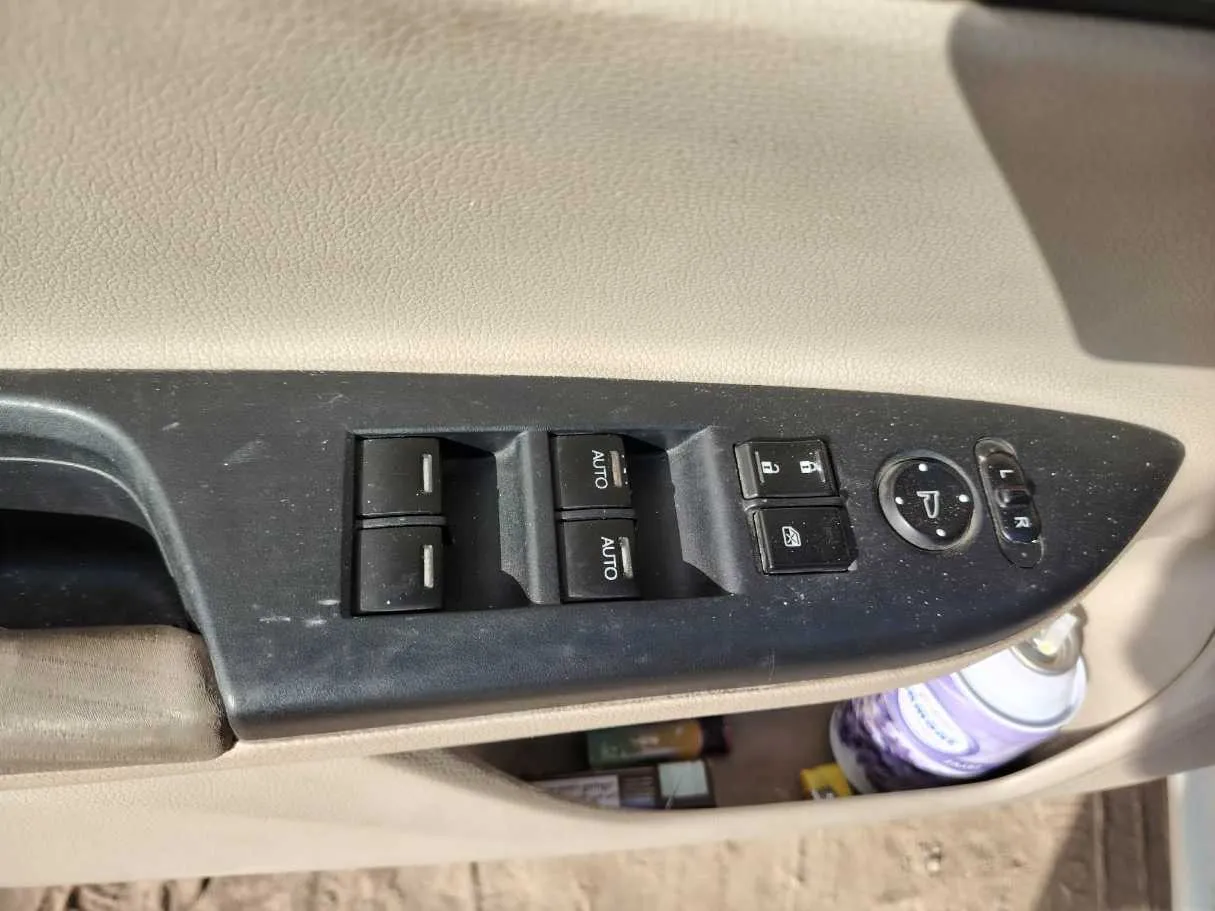 Car image 33
