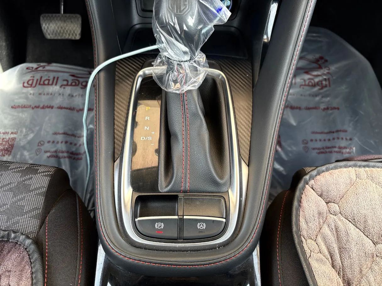 Car image 19