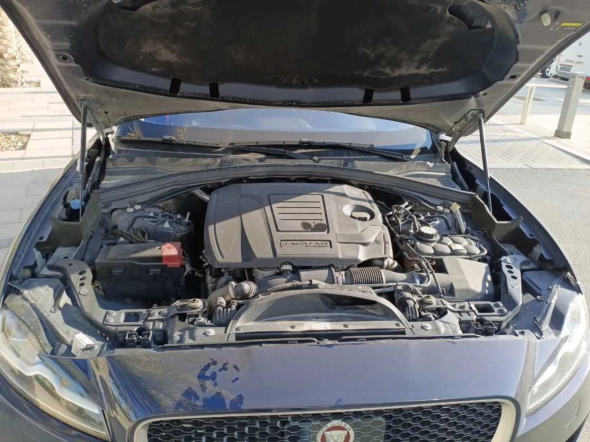 Car image 26