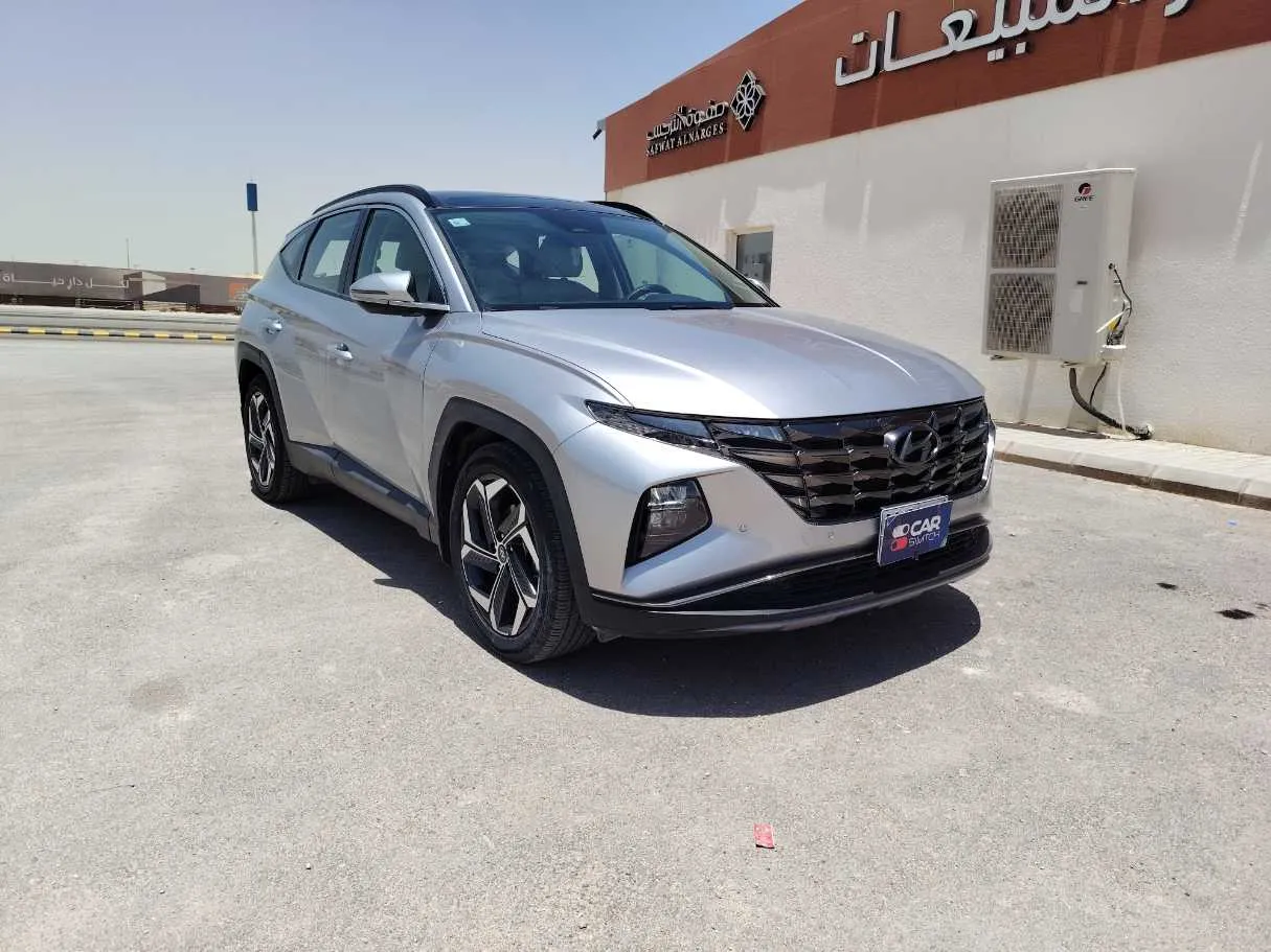 Car image 3