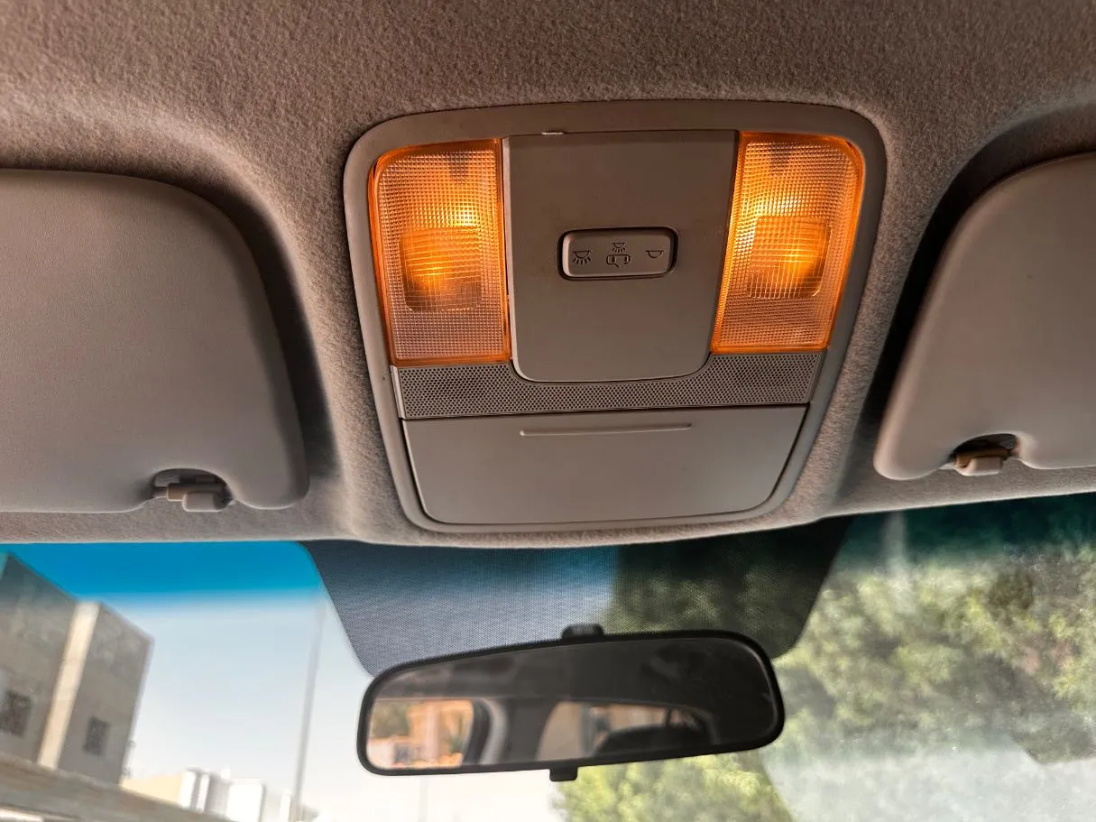 Car image 23