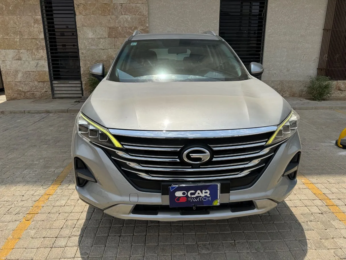Car image 2