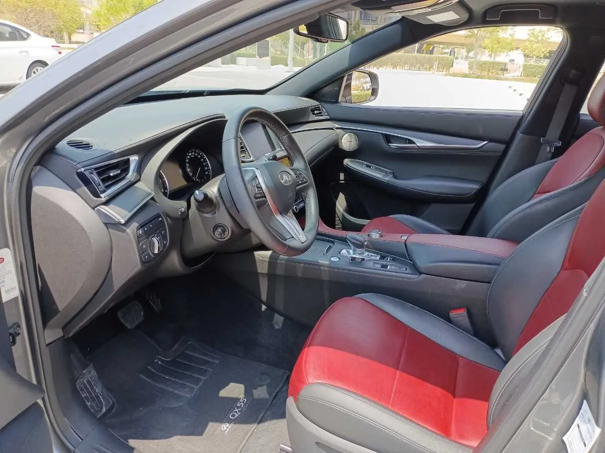 Car image 11