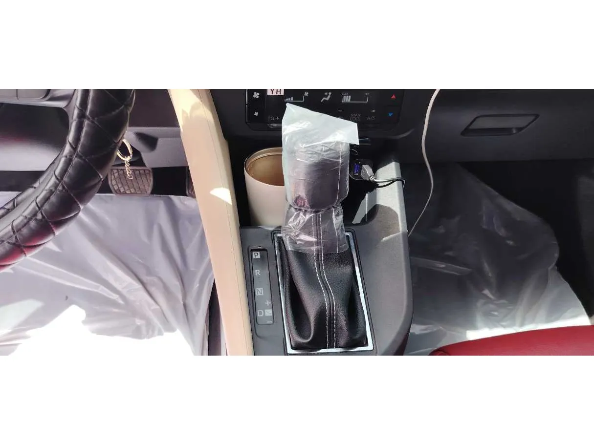 Car image 18