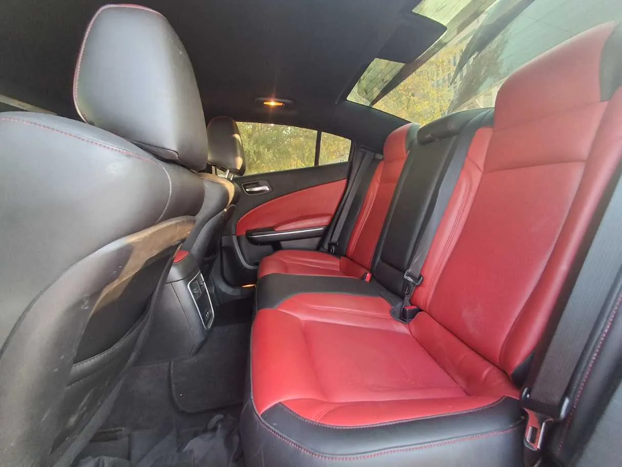 Car image 13