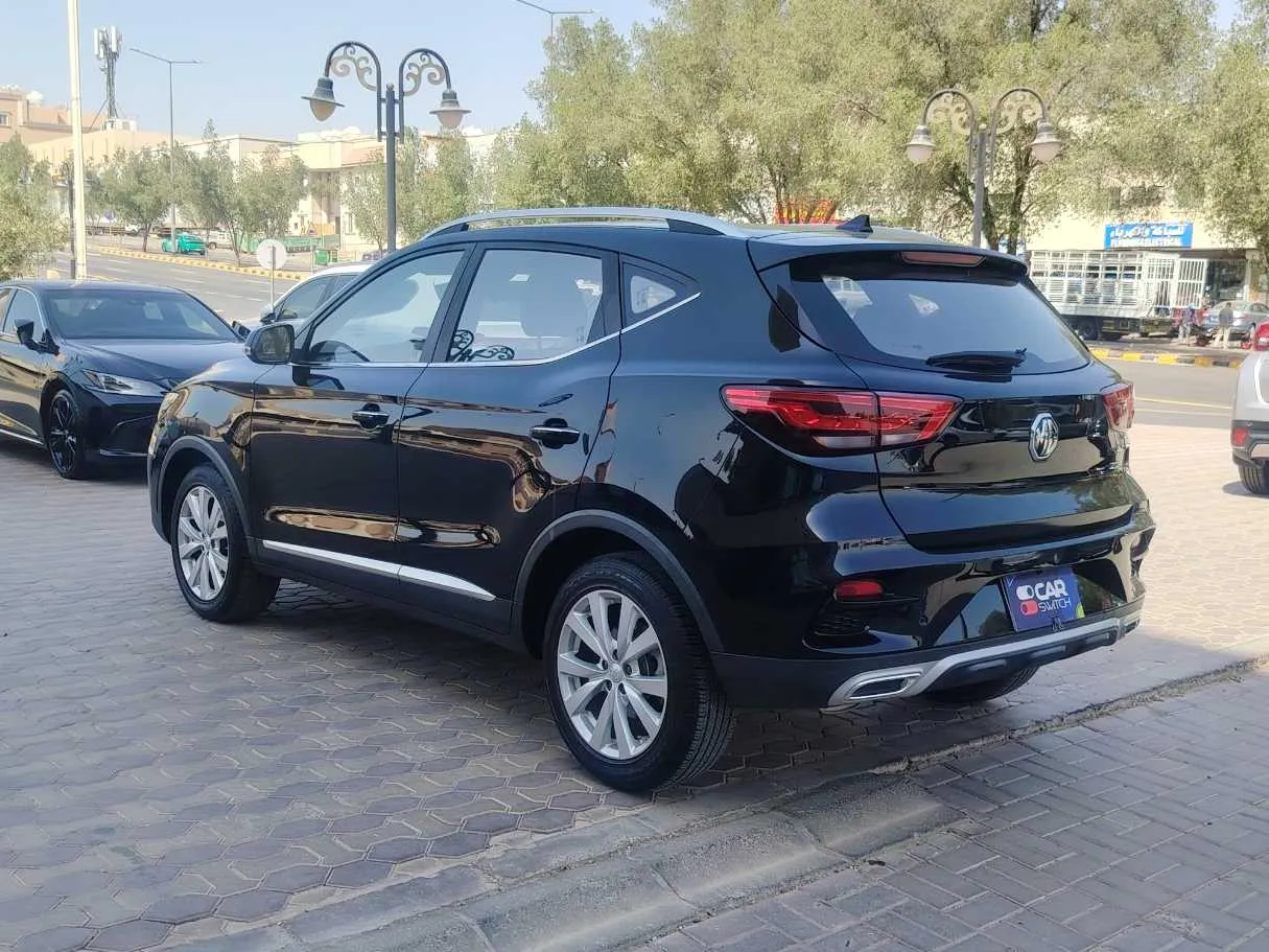 Car image 7