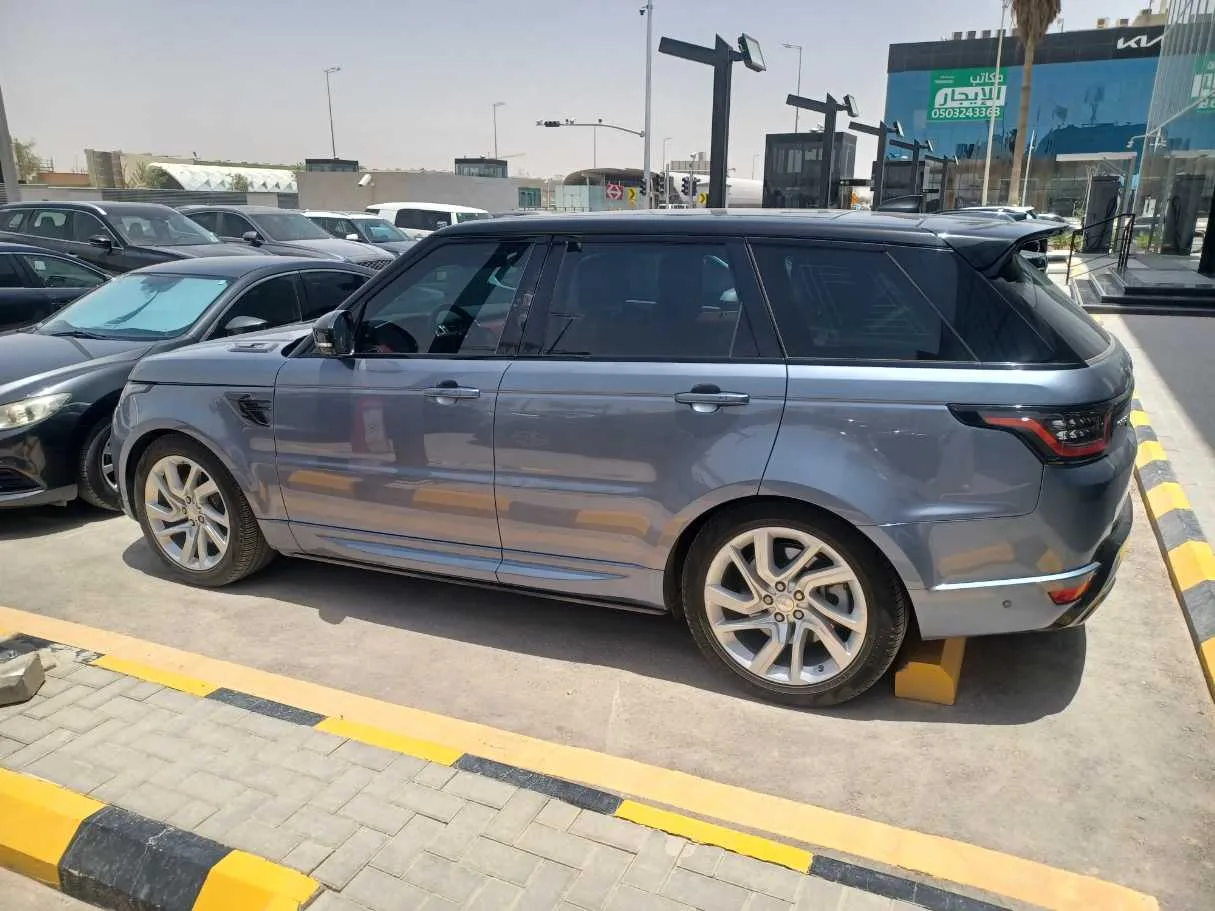 Car image 8
