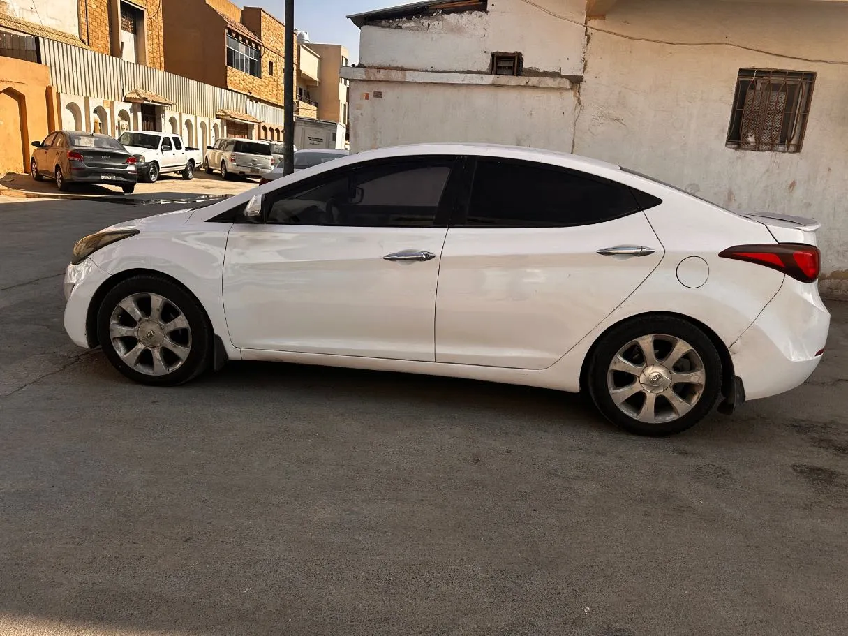 Car image 8