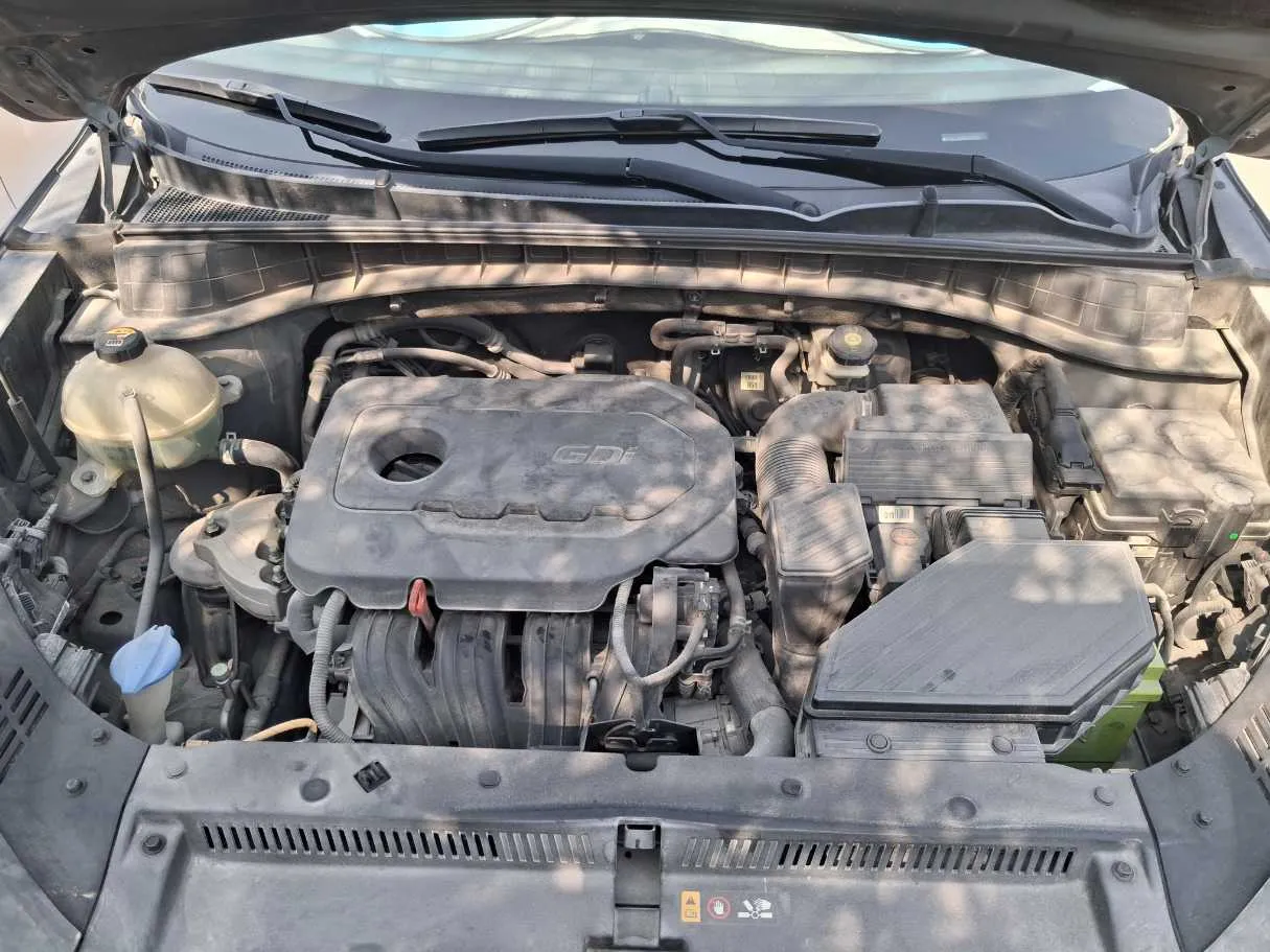 Car image 19