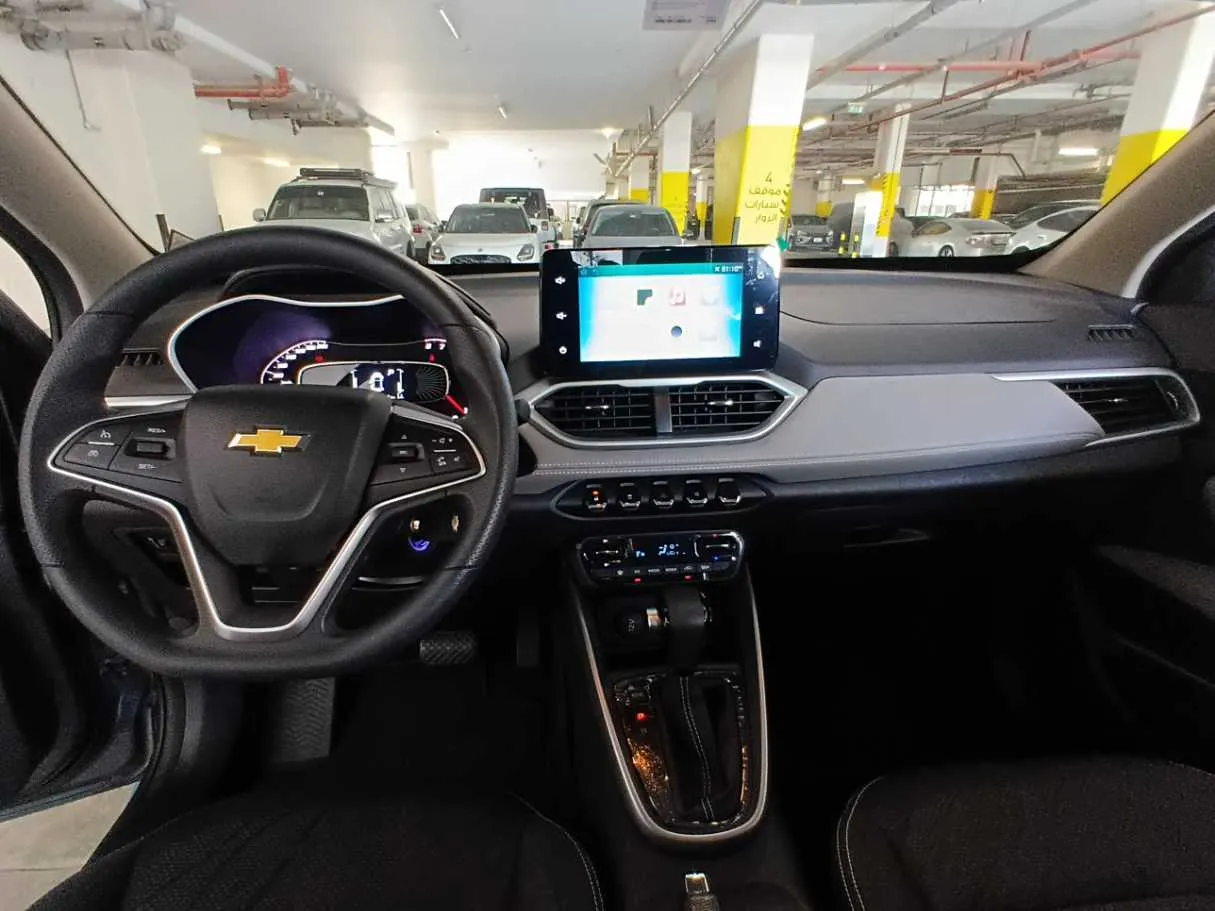 Car image 14