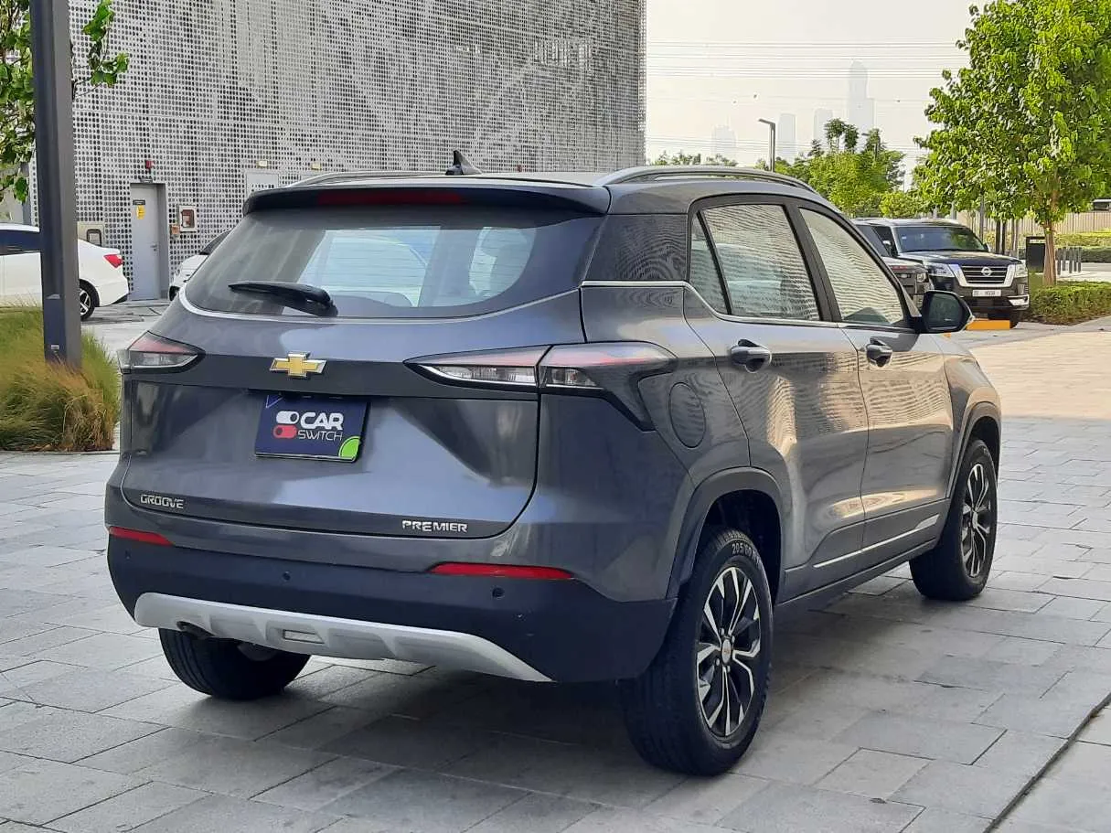 Car image 5