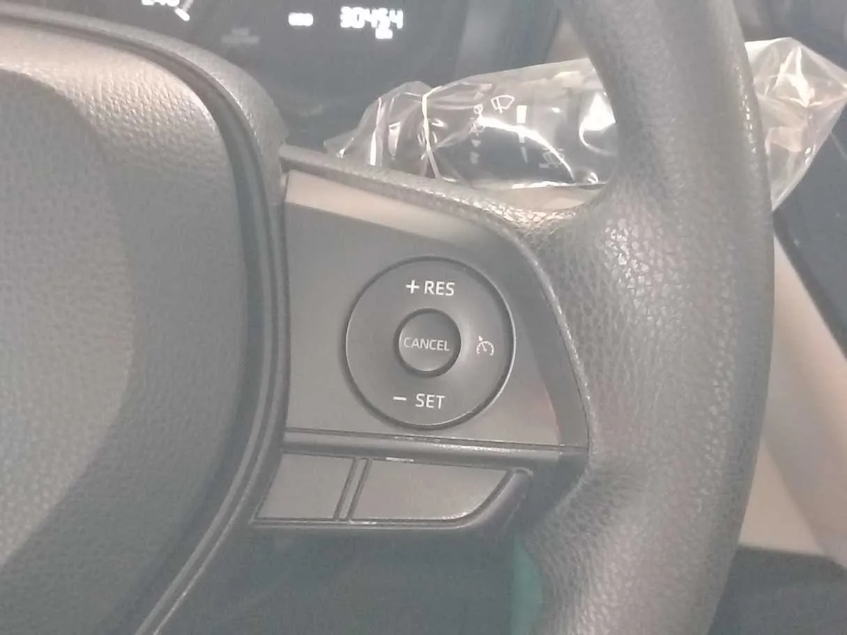 Car image 24