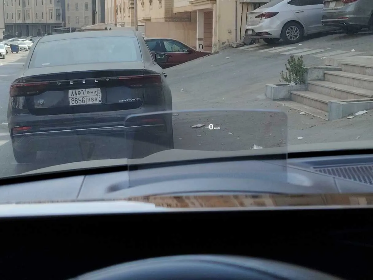 Car image 30