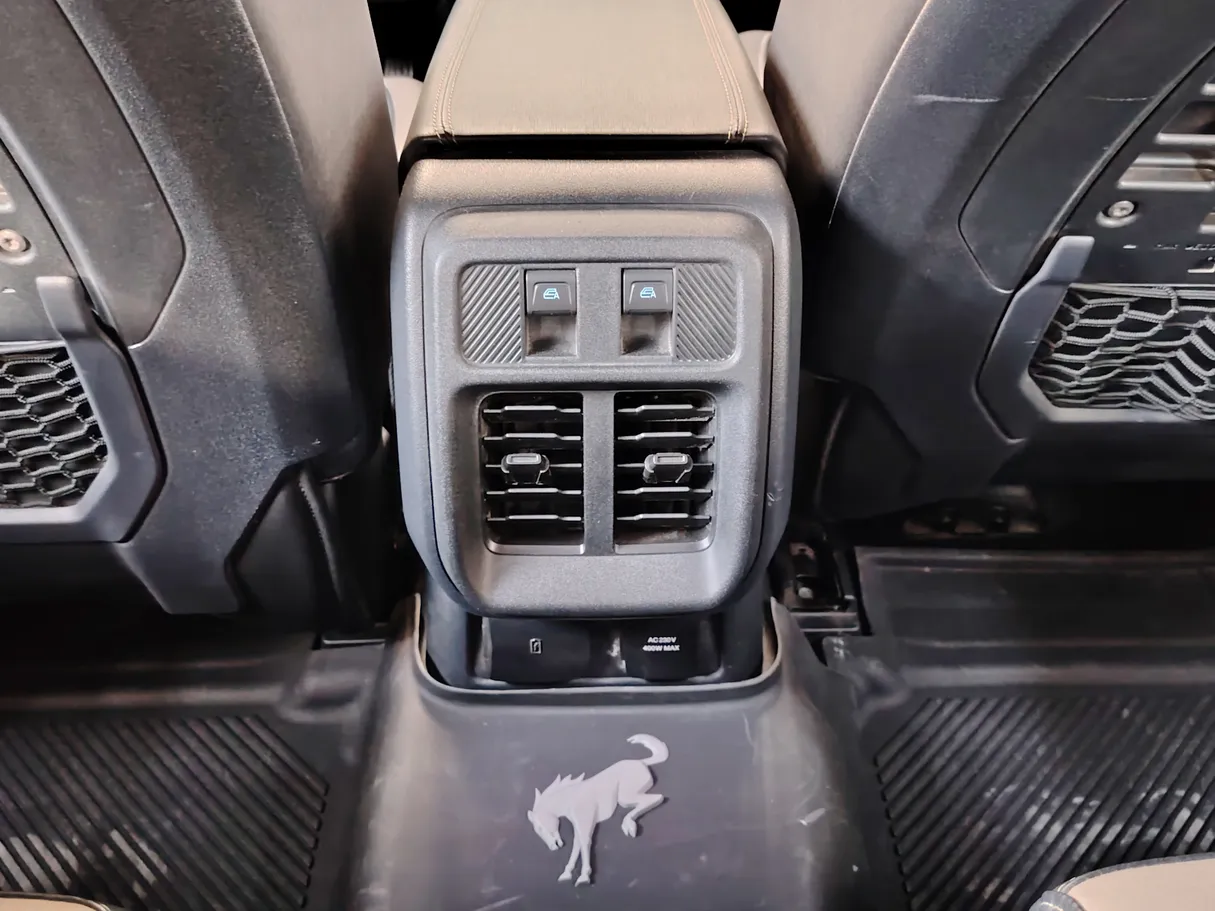Car image 35
