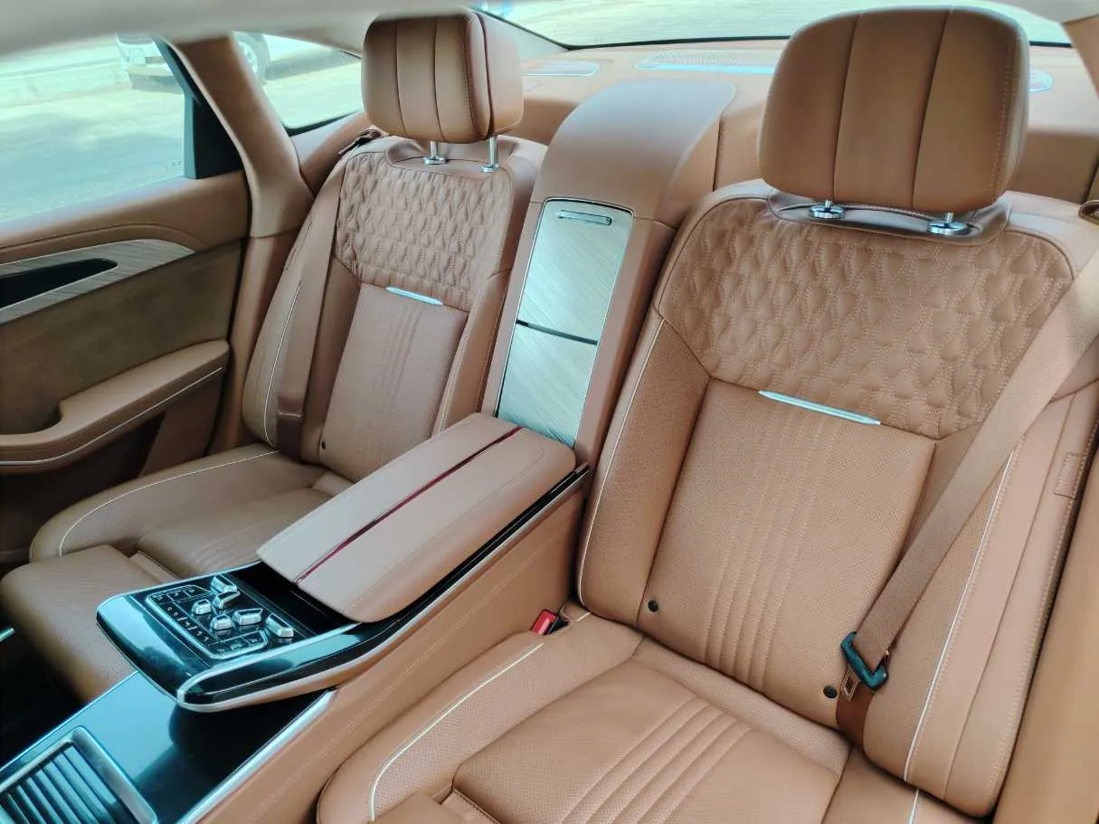 Car image 16