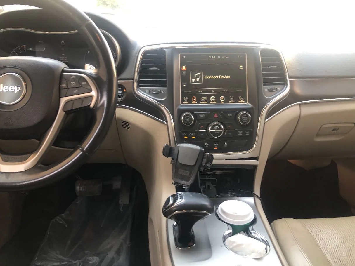 Car image 16