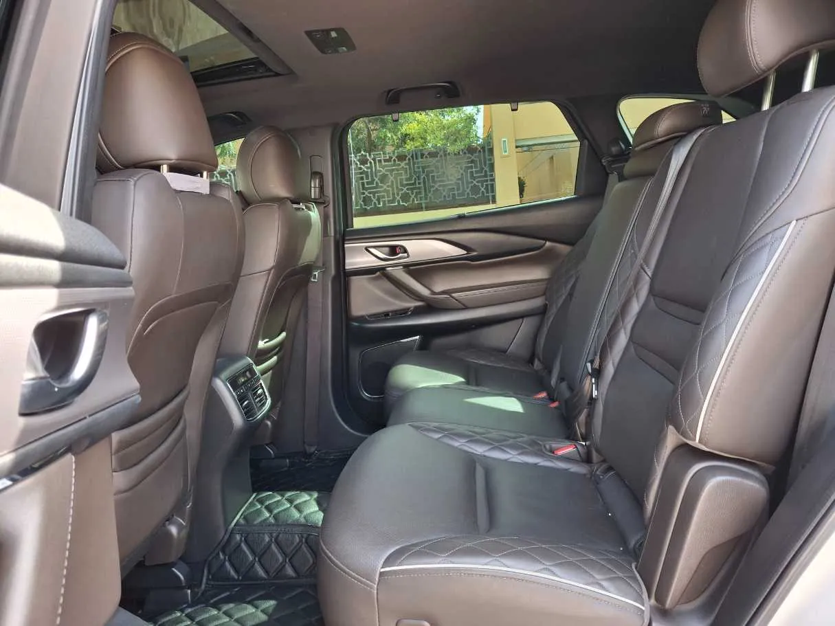 Car image 13