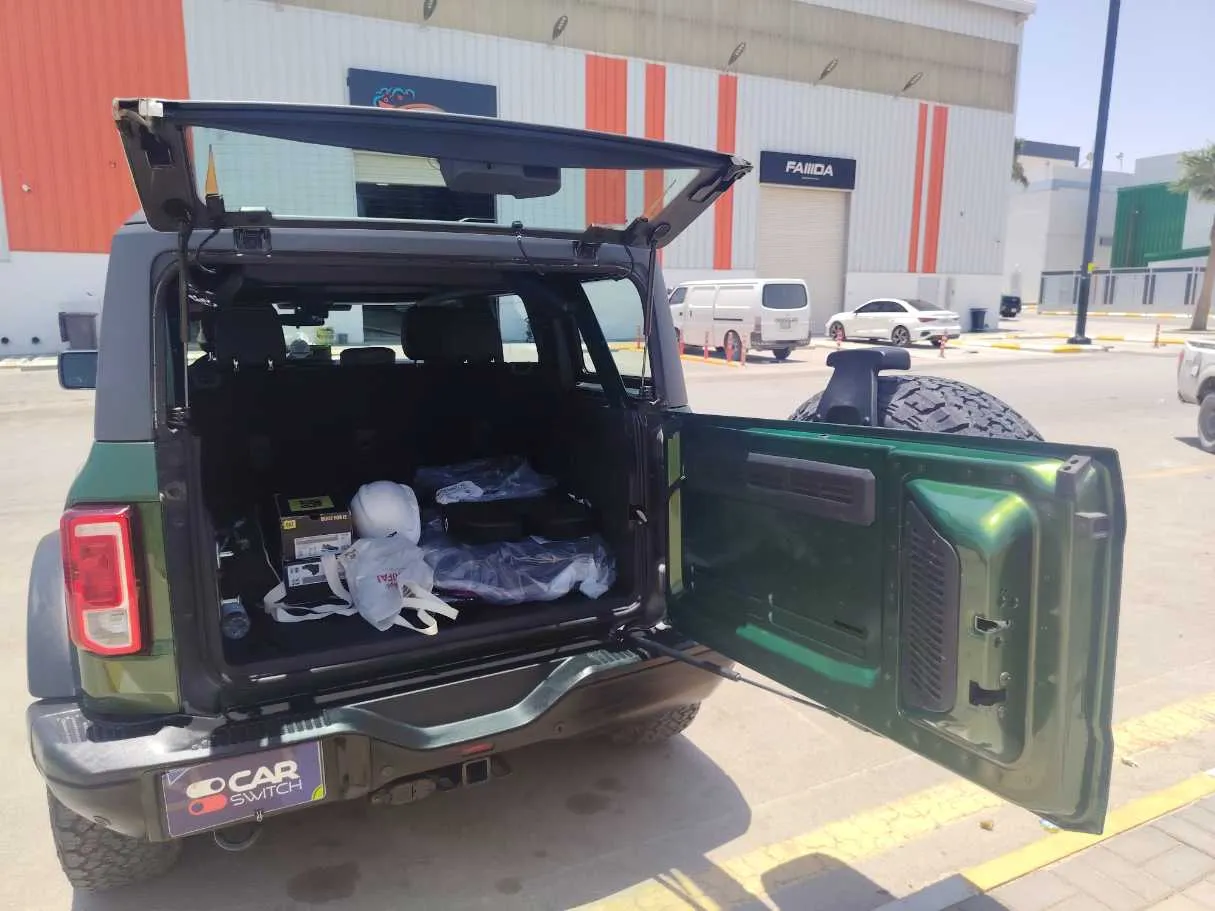 Car image 25