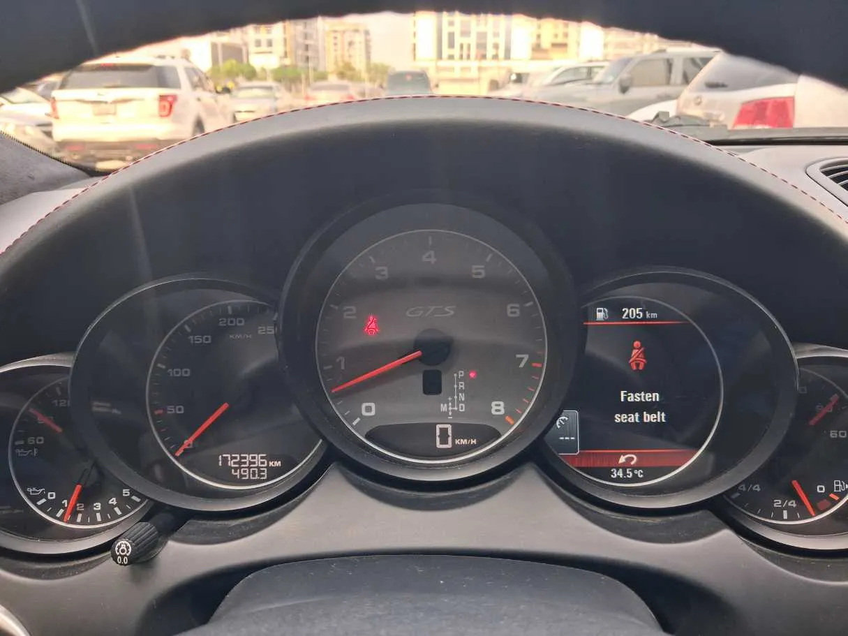 Car image 18