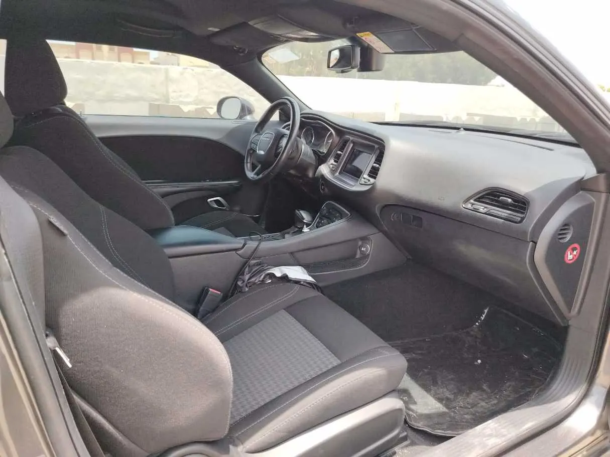 Car image 18