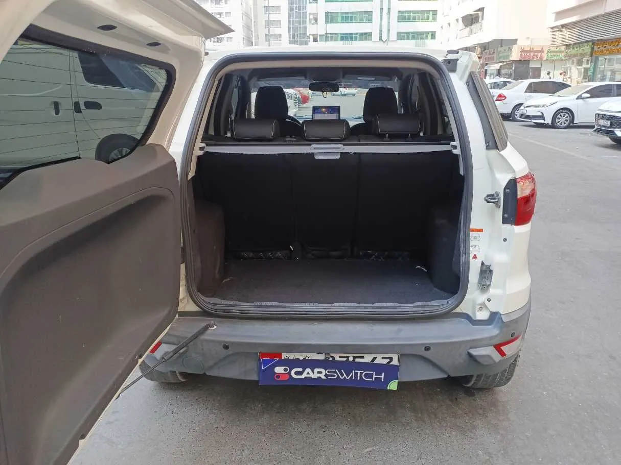 Car image 19
