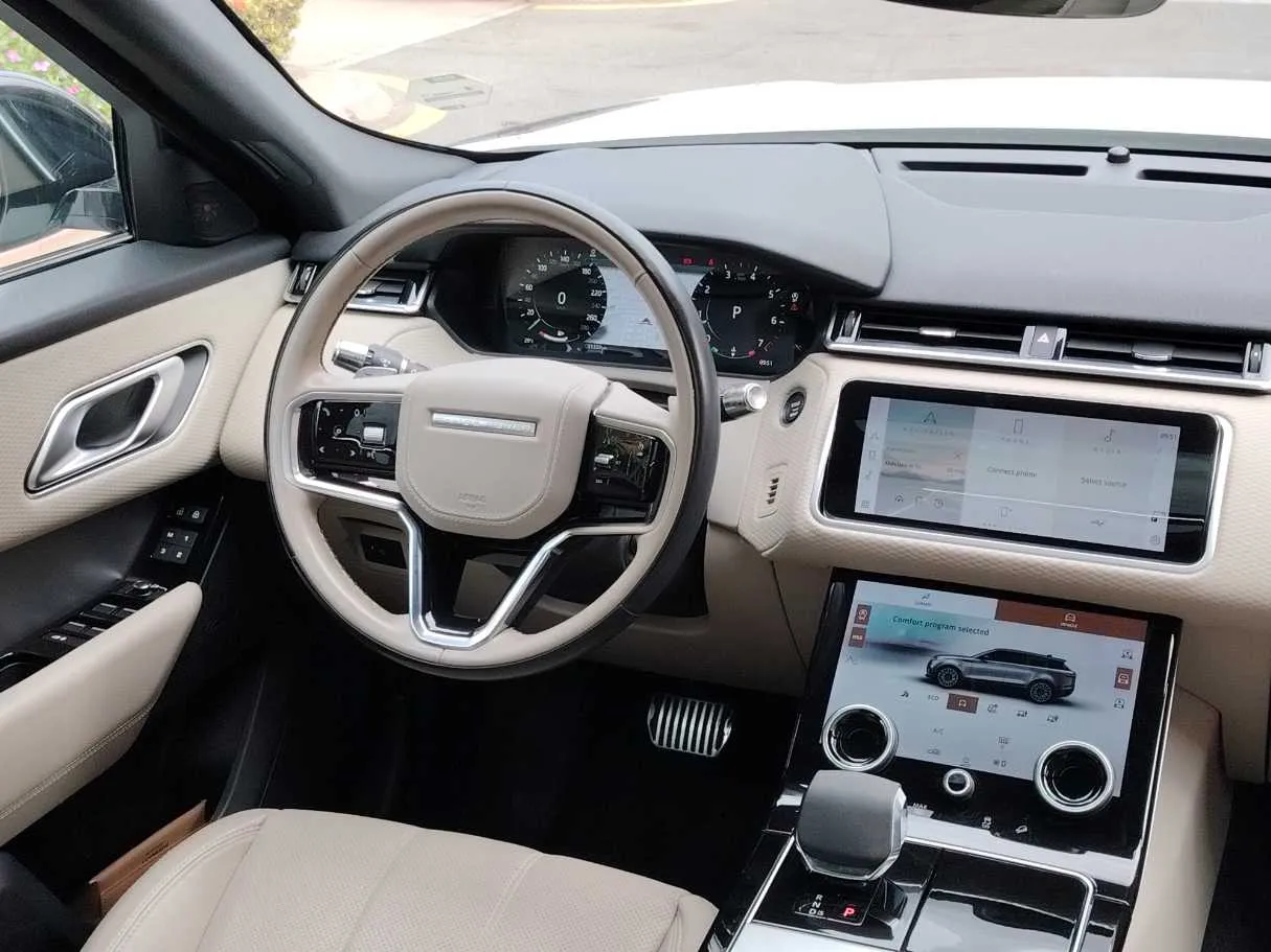 Car image 21