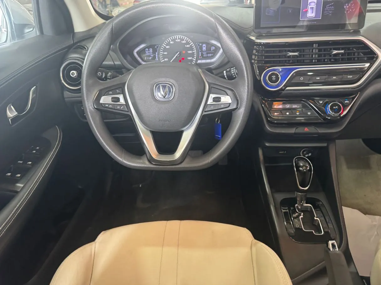 Car image 16