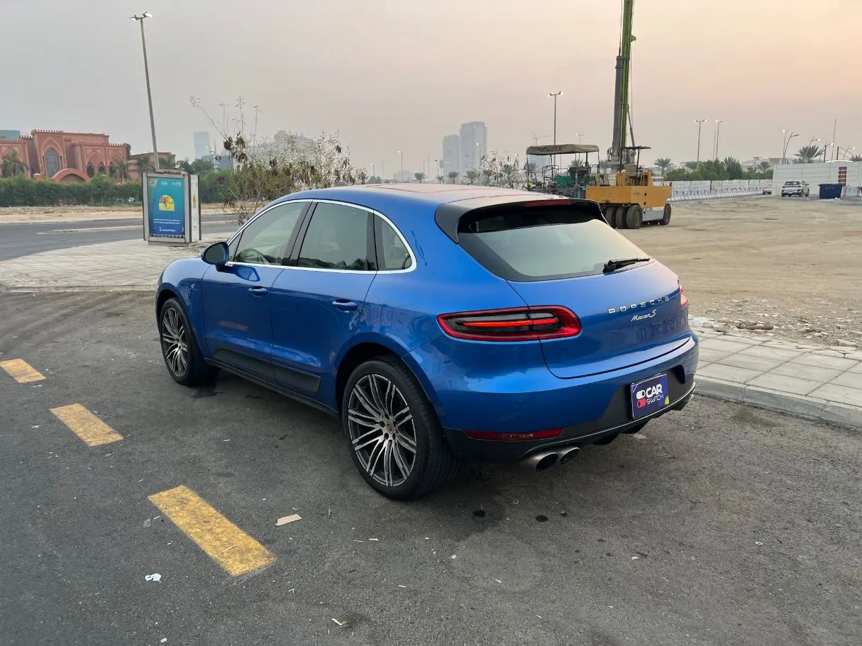 Car image 7