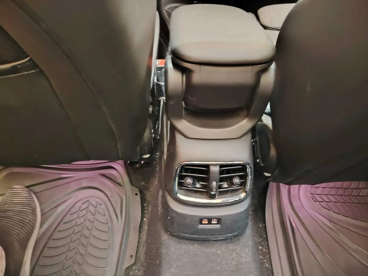 Car image 39